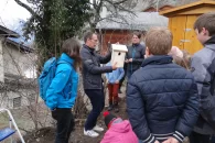 Des nichoirs sont installées à Bratsch par des élèves et de guides du parc
